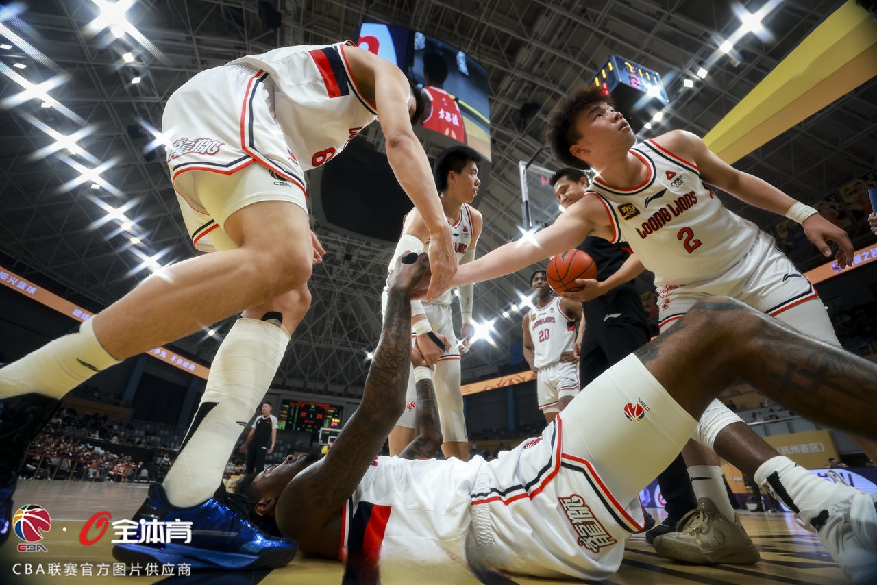 江苏肯帝亚遭遇佛山龙狮重创,稳步上升的简单介绍 江苏肯帝亚遭遇佛山龙狮重创,稳步上升的简单介绍