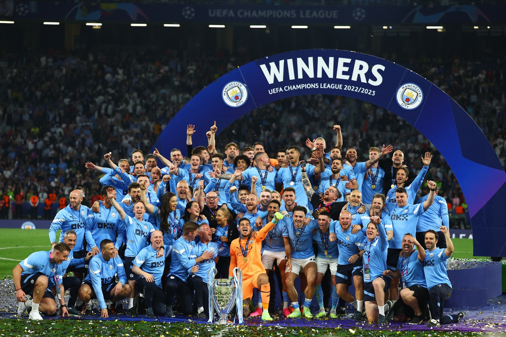 包含曼城主教练信心满满,备战小组头名,势不可挡的词条 包含曼城主教练信心满满,备战小组头名,势不可挡的词条