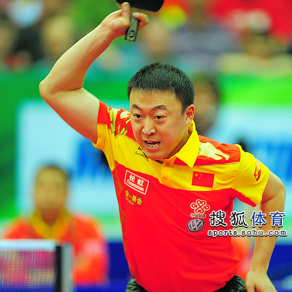 德国队险胜英格兰队,马龙点燃赛场 德国队险胜英格兰队,马龙点燃赛场