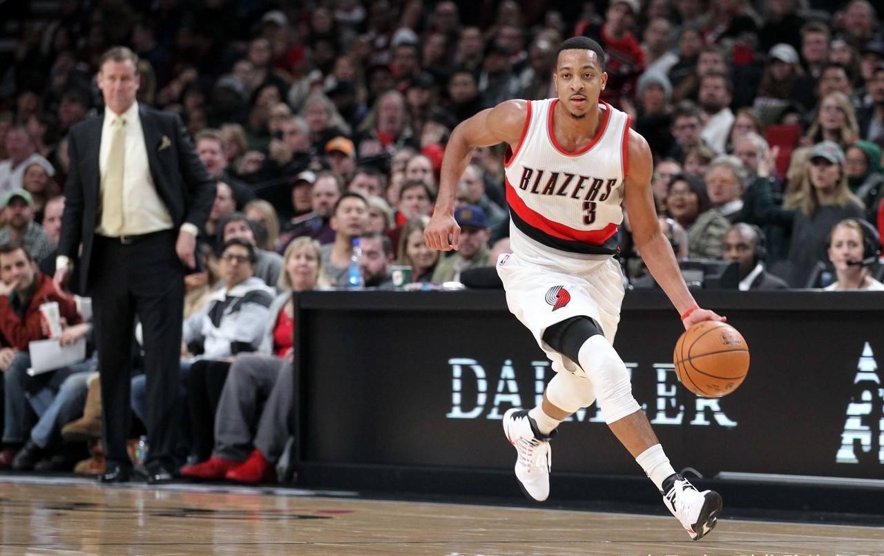 爵士鏖战湖人,麦科勒姆高光表现 爵士鏖战湖人,麦科勒姆高光表现