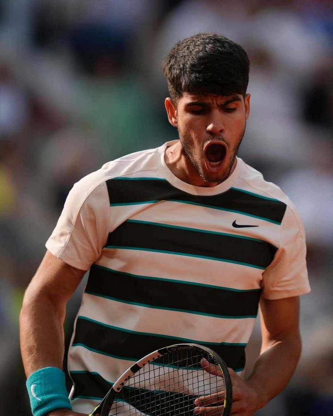 包含年终总决赛鏖战联合杯,辛纳扛起全队的词条 包含年终总决赛鏖战联合杯,辛纳扛起全队的词条