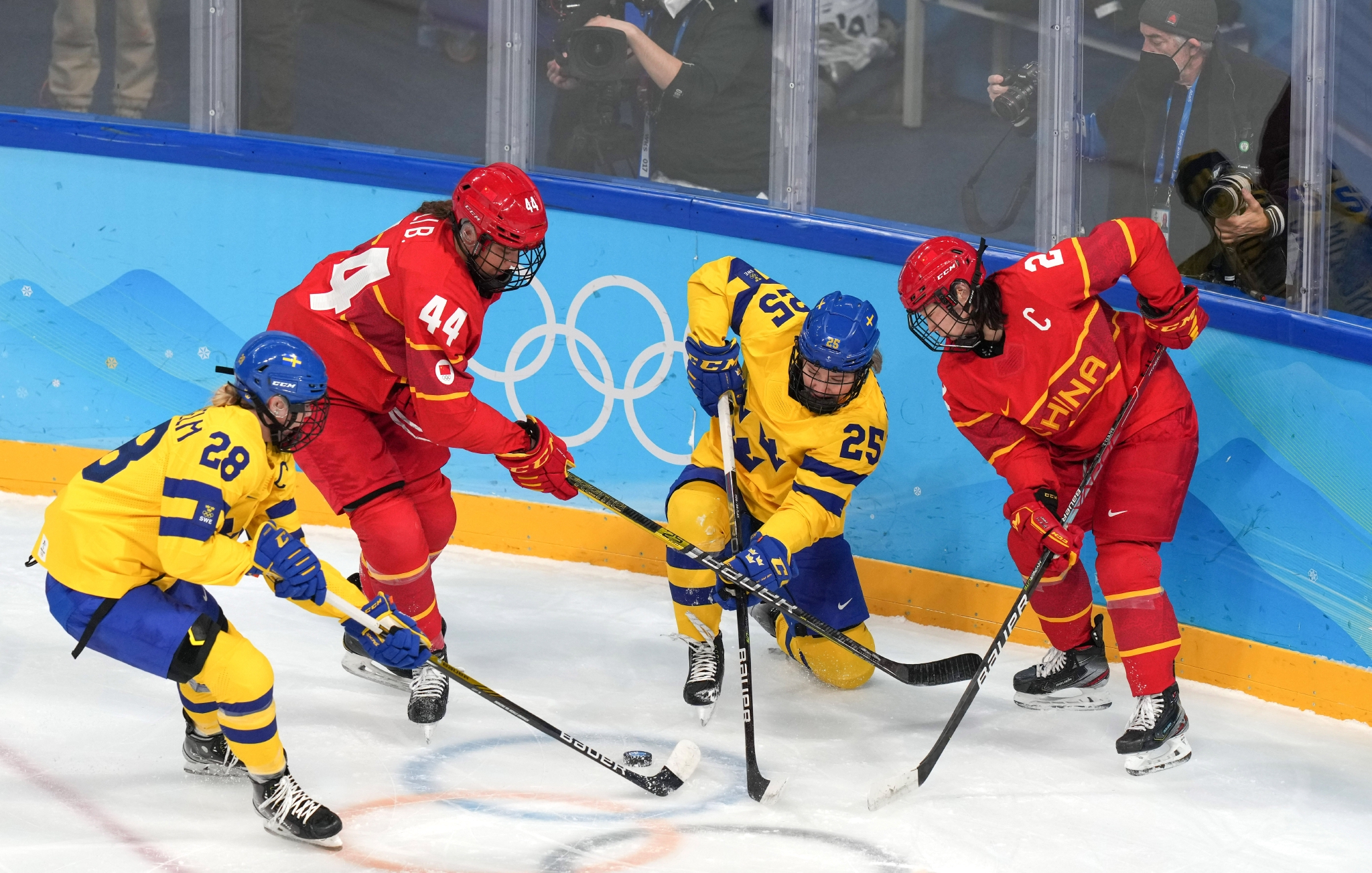 中国队横扫瑞典队,奥恰洛夫统治全场 中国队横扫瑞典队,奥恰洛夫统治全场